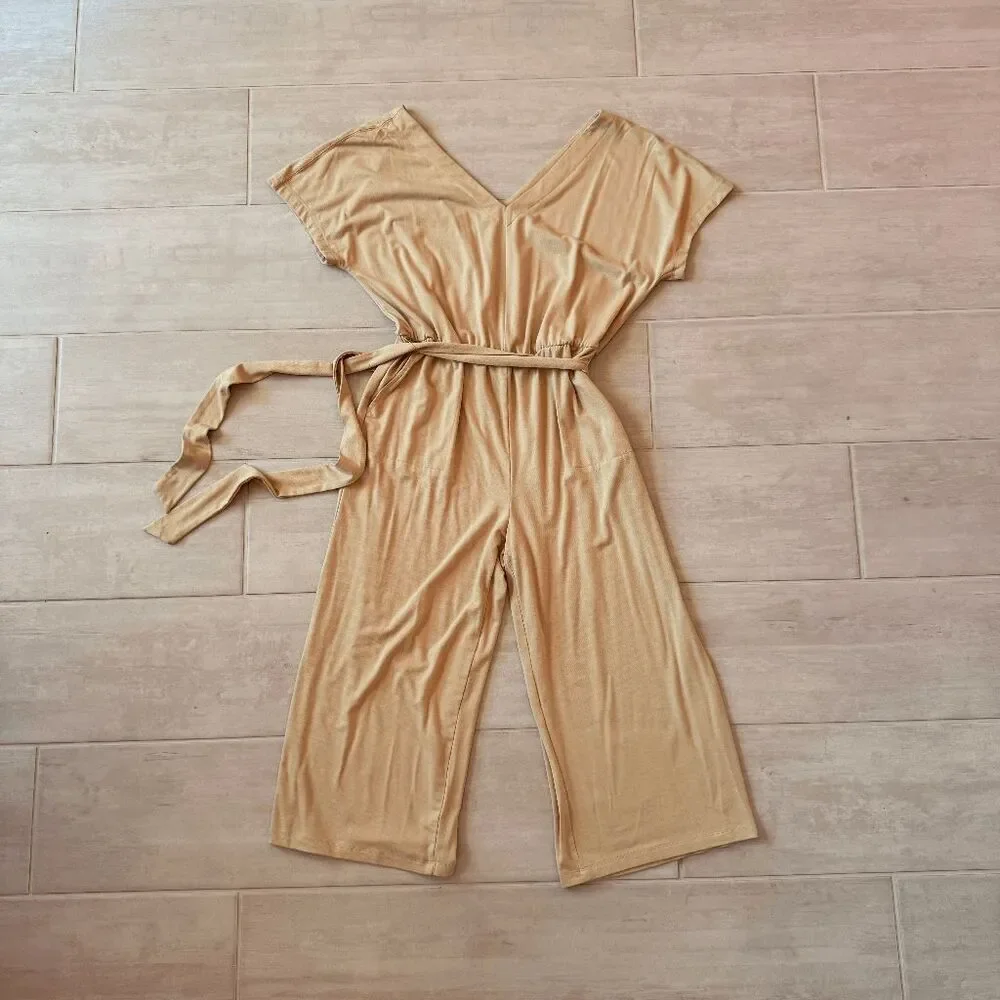 AnyBody Jumpsuit Beige Short Sleeve Wide Leg Romper V Neck Wrap-Over Bodice S - Picture 1 of 8
